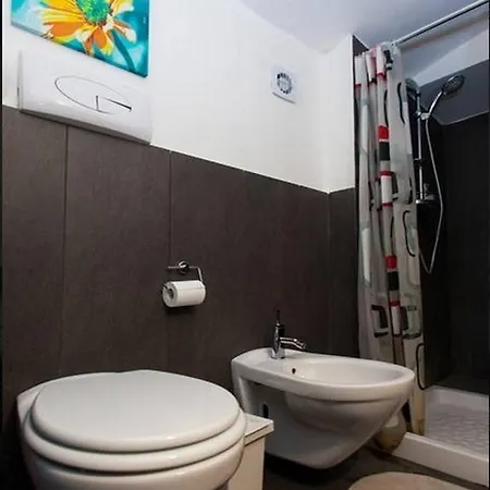 Hostel Jonathan House