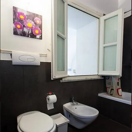 Jonathan House Hostel
